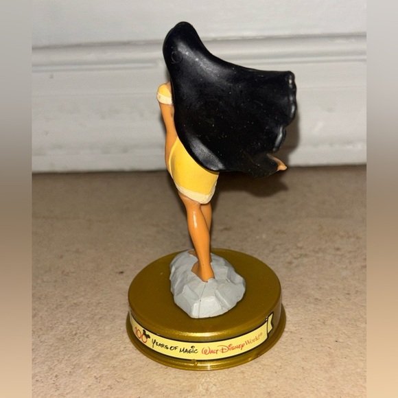 Disney Pocahontas Figurine - Picture 2 of 3
